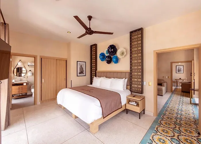Master Suite Steps From Bellas Artes